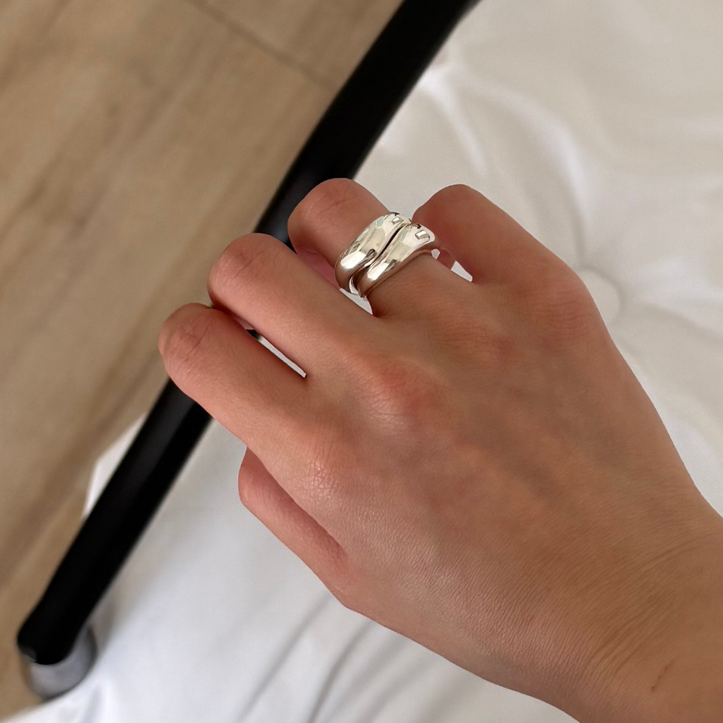 Twin Flow Ring