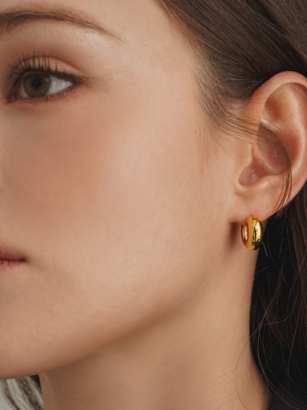 Tiny Round Earrings