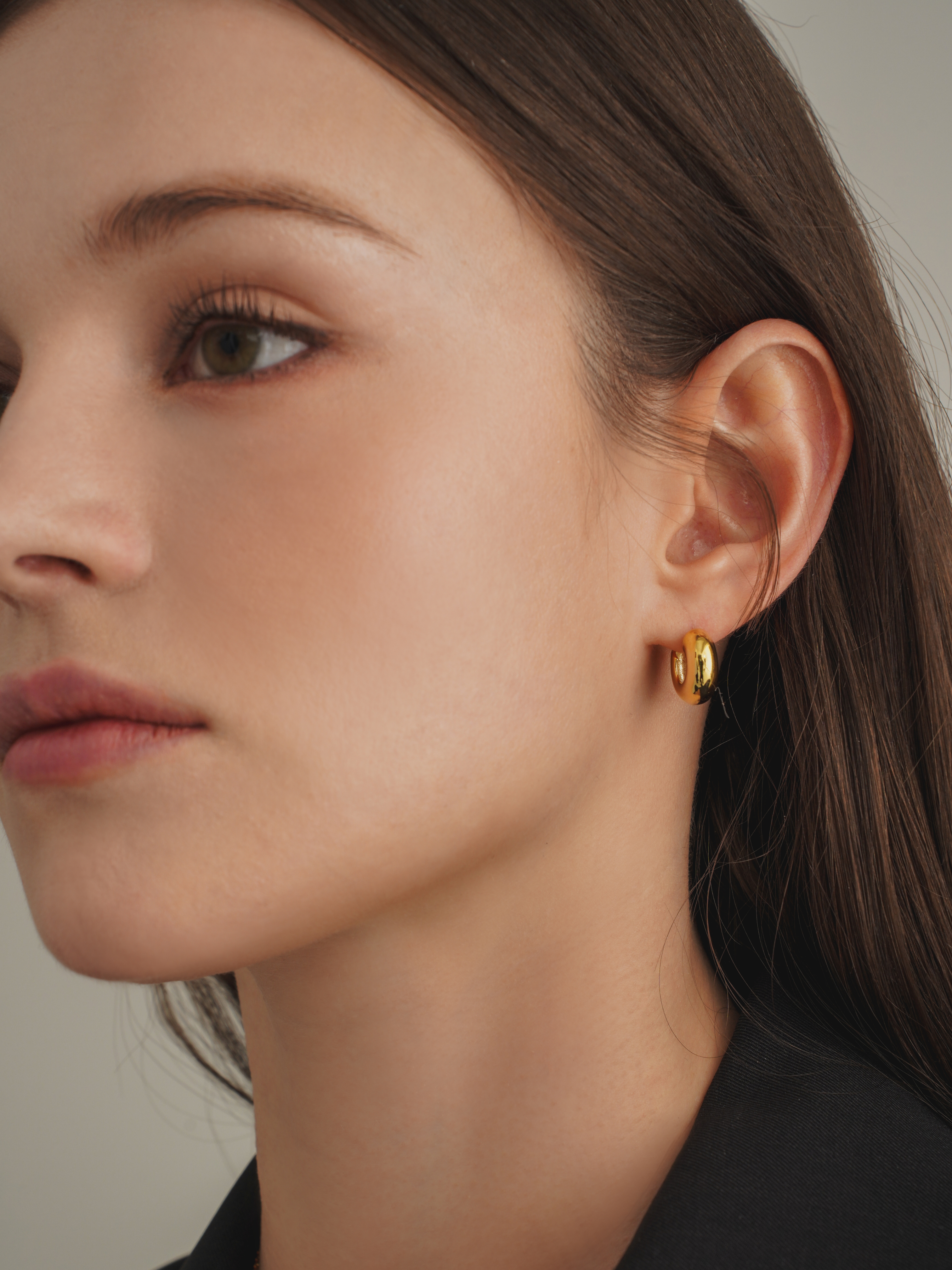 Tiny Round Earrings